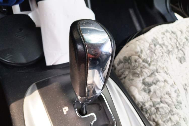 Used Fiat Freemont 2012 2.4L Luxury Edition Gear Lever