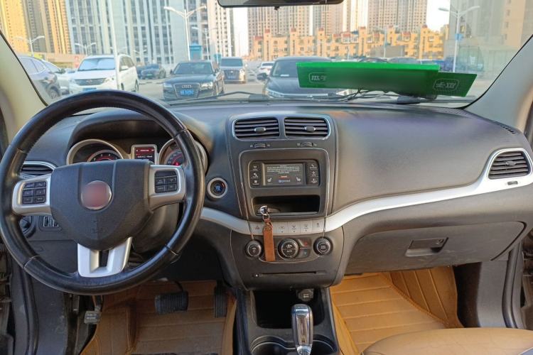 Used Fiat Freemont 2012 2.4L Comfort Edition Headliner