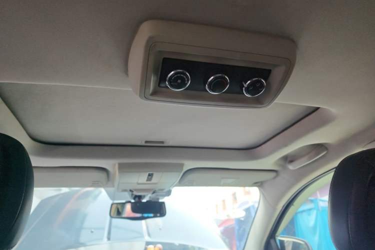 Used Fiat Freemont 2012 2.4L Luxury Edition Headliner