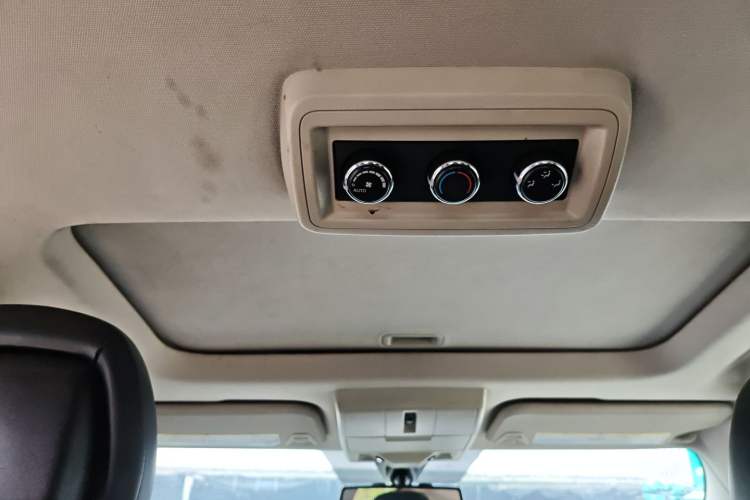 Used Fiat Freemont 2012 2.4L Luxury Edition Headliner