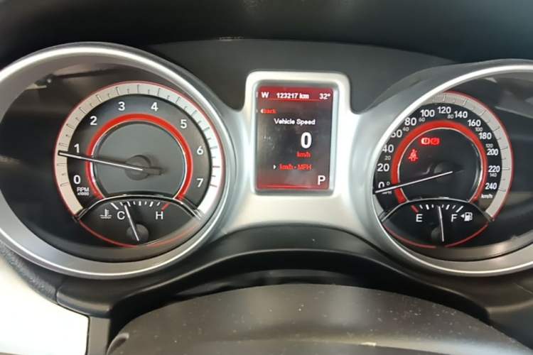 Used Fiat Freemont 2012 2.4L Luxury Edition Instrument Cluster