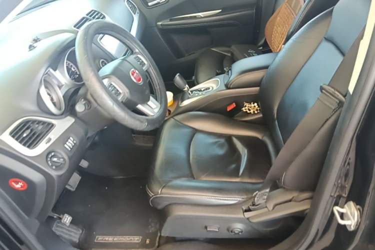 Used Fiat Freemont 2012 2.4L Luxury Edition Left Front Seat