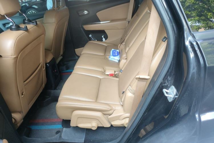 Used Fiat Freemont 2012 2.4L Luxury Edition Left Rear Seat