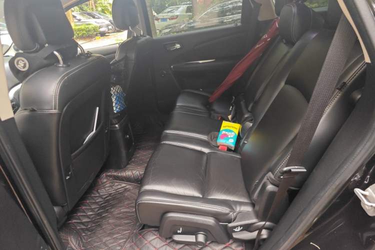 Used Fiat Freemont 2012 2.4L Luxury Edition Left Rear Seat