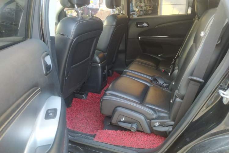 Used Fiat Freemont 2012 2.4L Luxury Edition Left Rear Seat