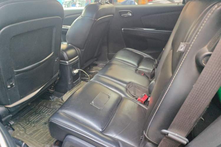 Used Fiat Freemont 2012 2.4L Luxury Edition Left Rear Seat