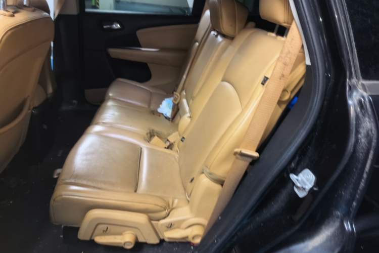 Used Fiat Freemont 2012 2.4L Luxury Edition Left Rear Seat