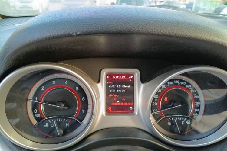 Used Fiat Freemont 2012 2.4L Comfort Edition Odometer Close Up