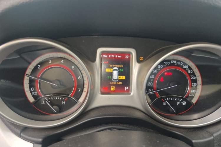 Used Fiat Freemont 2012 2.4L Luxury Edition Odometer Close Up