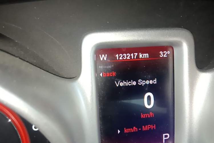 Used Fiat Freemont 2012 2.4L Luxury Edition Odometer Close Up