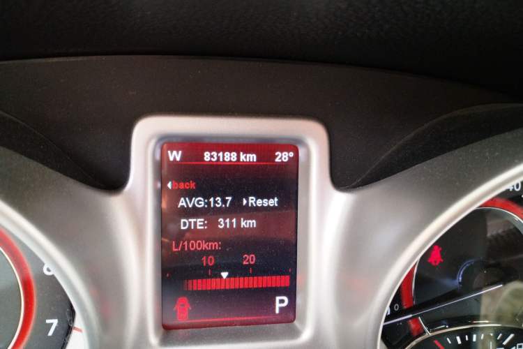 Used Fiat Freemont 2012 2.4L Luxury Edition Odometer Close Up