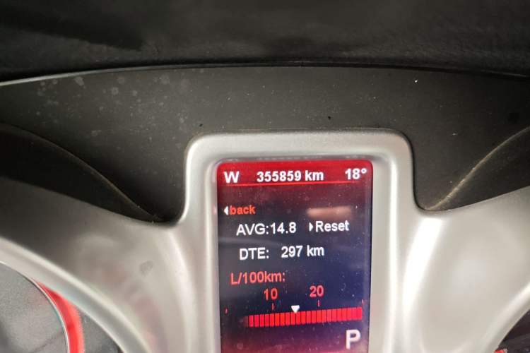 Used Fiat Freemont 2012 2.4L Luxury Edition Odometer Close Up