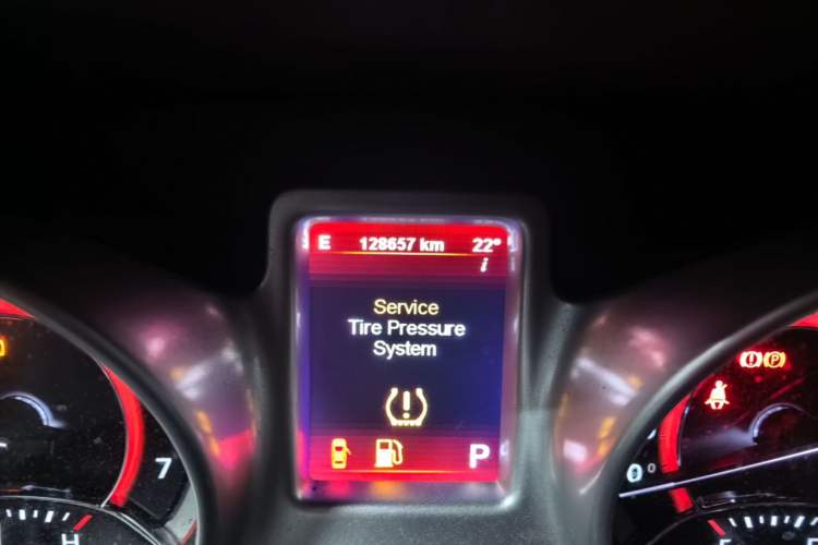 Used Fiat Freemont 2012 2.4L Luxury Edition Odometer Close Up