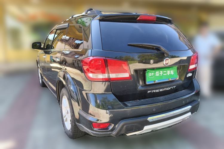 Used Fiat Freemont 2012 2.4L Luxury Edition Rear Left 45 Deg