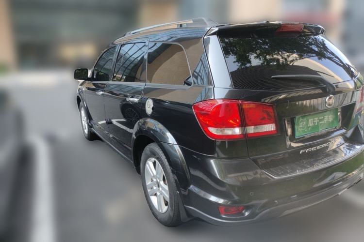 Used Fiat Freemont 2012 2.4L Luxury Edition Rear Left 45 Deg