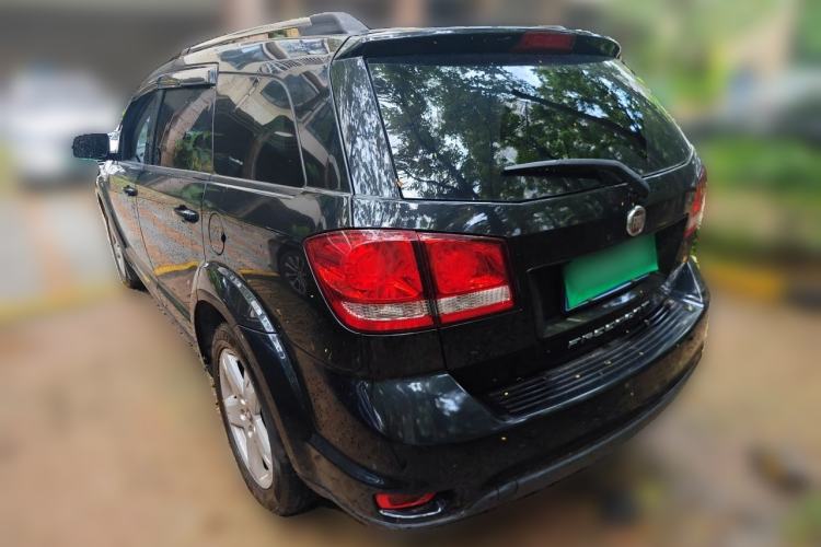 Used Fiat Freemont 2012 2.4L Luxury Edition Rear Left 45 Deg