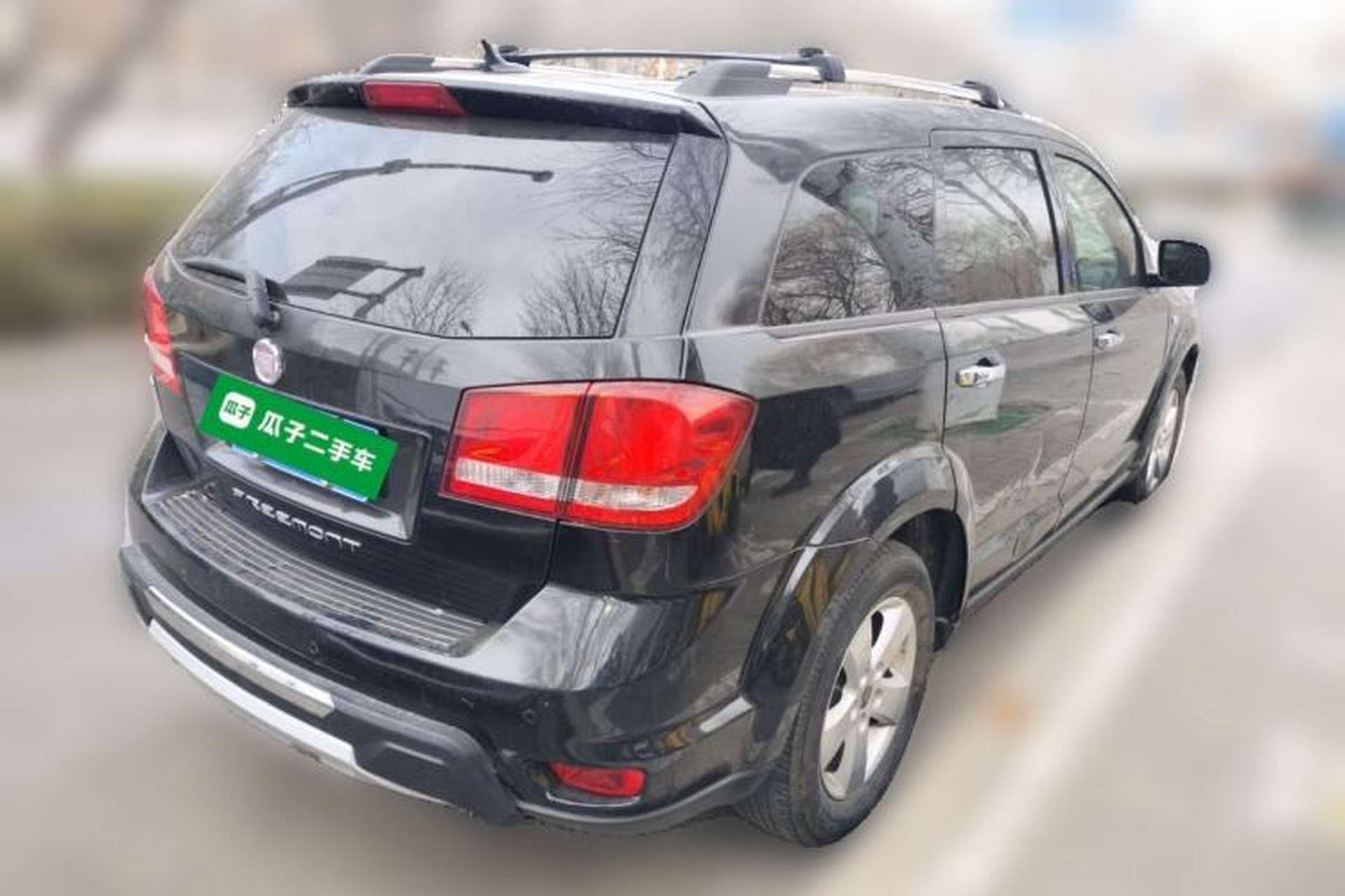 Used Fiat Freemont 2012 2.4L Luxury Edition Rear Right 45 Deg