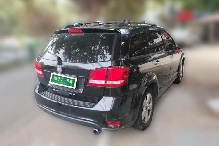Used Fiat Freemont 2012 2.4L Luxury Edition Rear Right 45 Deg