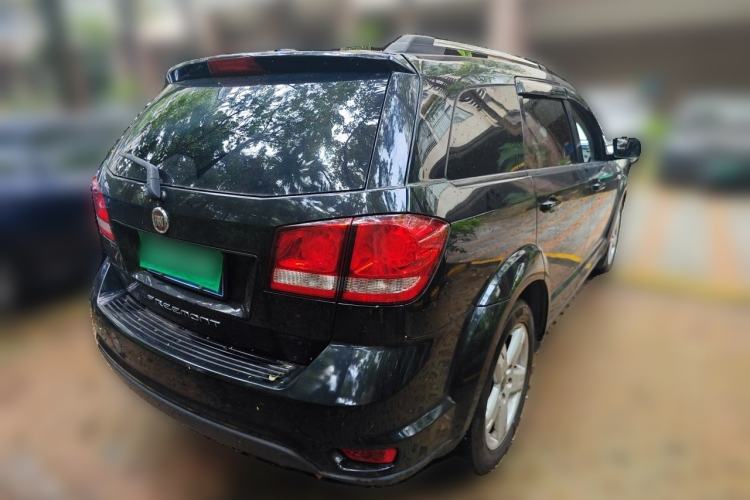Used Fiat Freemont 2012 2.4L Luxury Edition Rear Right 45 Deg