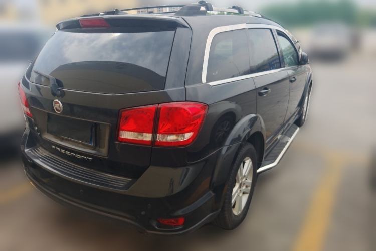 Used Fiat Freemont 2012 2.4L Luxury Edition Rear Right 45 Deg