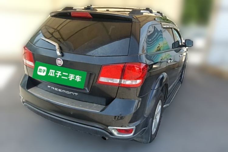 Used Fiat Freemont 2012 2.4L Luxury Edition Rear Right 45 Deg