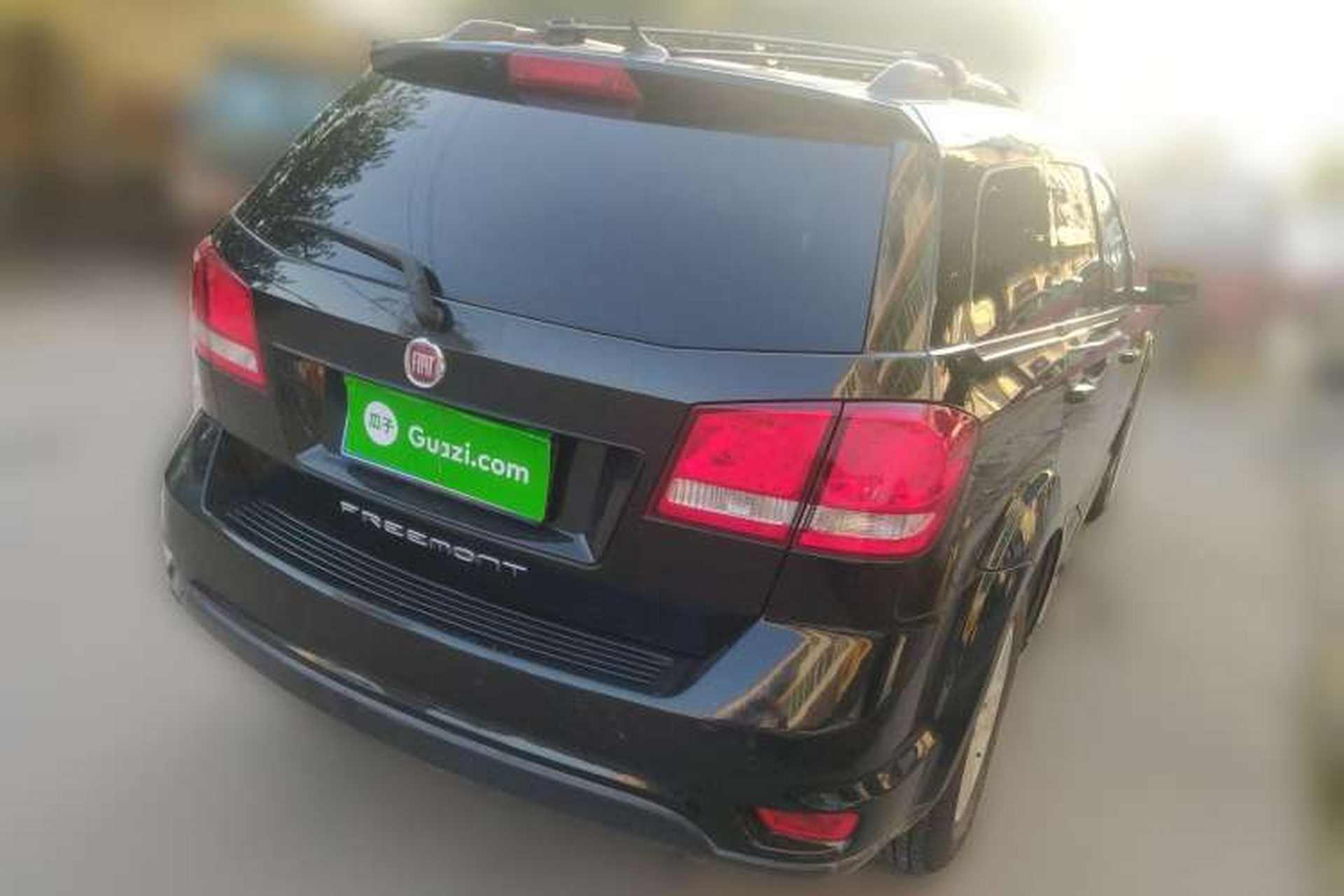 Used Fiat Freemont 2012 2.4L Luxury Edition Rear Right 45 Deg