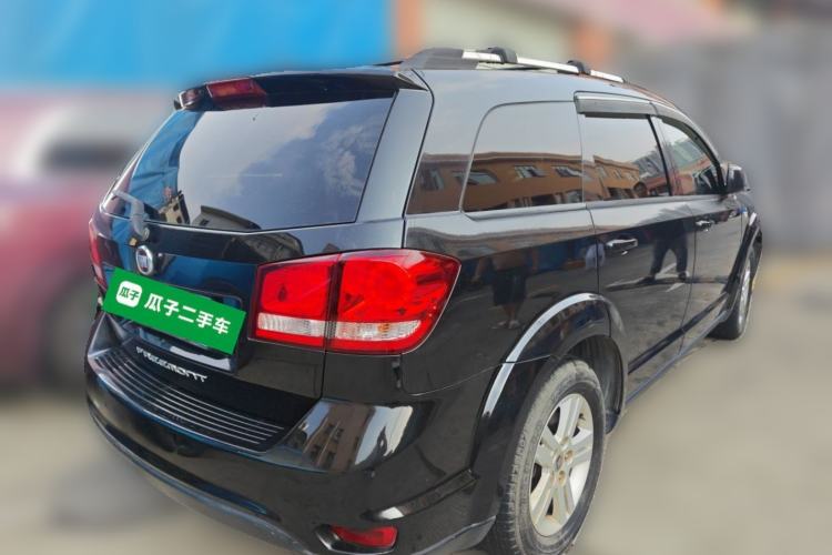 Used Fiat Freemont 2012 2.4L Luxury Edition Rear Right 45 Deg