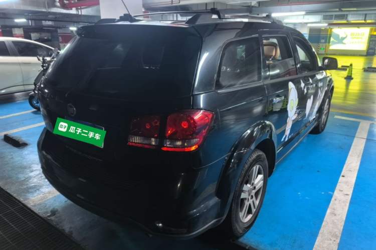 Used Fiat Freemont 2012 2.4L Luxury Edition Rear Right 45 Deg