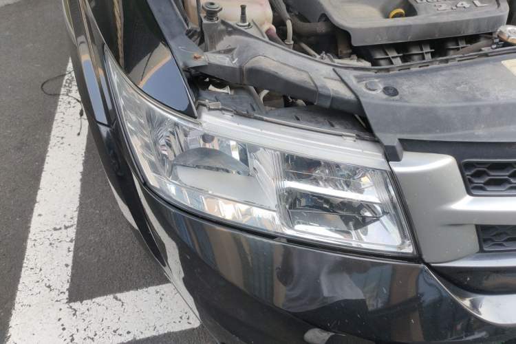 Used Fiat Freemont 2012 2.4L Luxury Edition Right Front Headlight