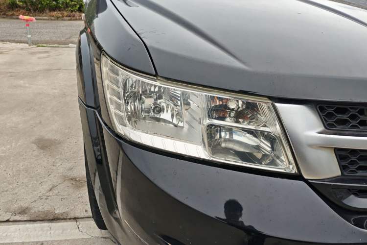 Used Fiat Freemont 2012 2.4L Luxury Edition Right Front Headlight