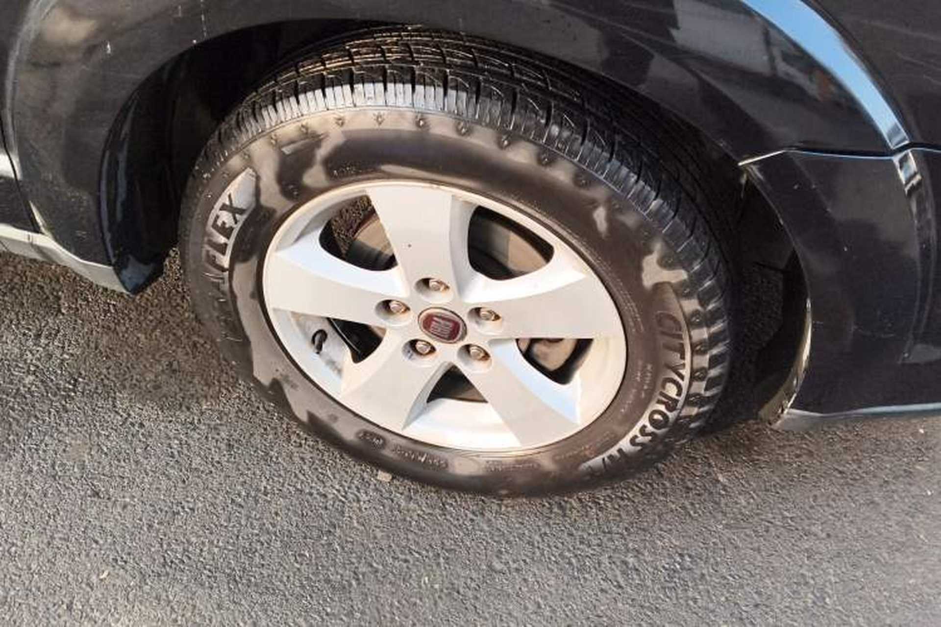 Used Fiat Freemont 2012 2.4L Comfort Edition Right Front Wheel Hub