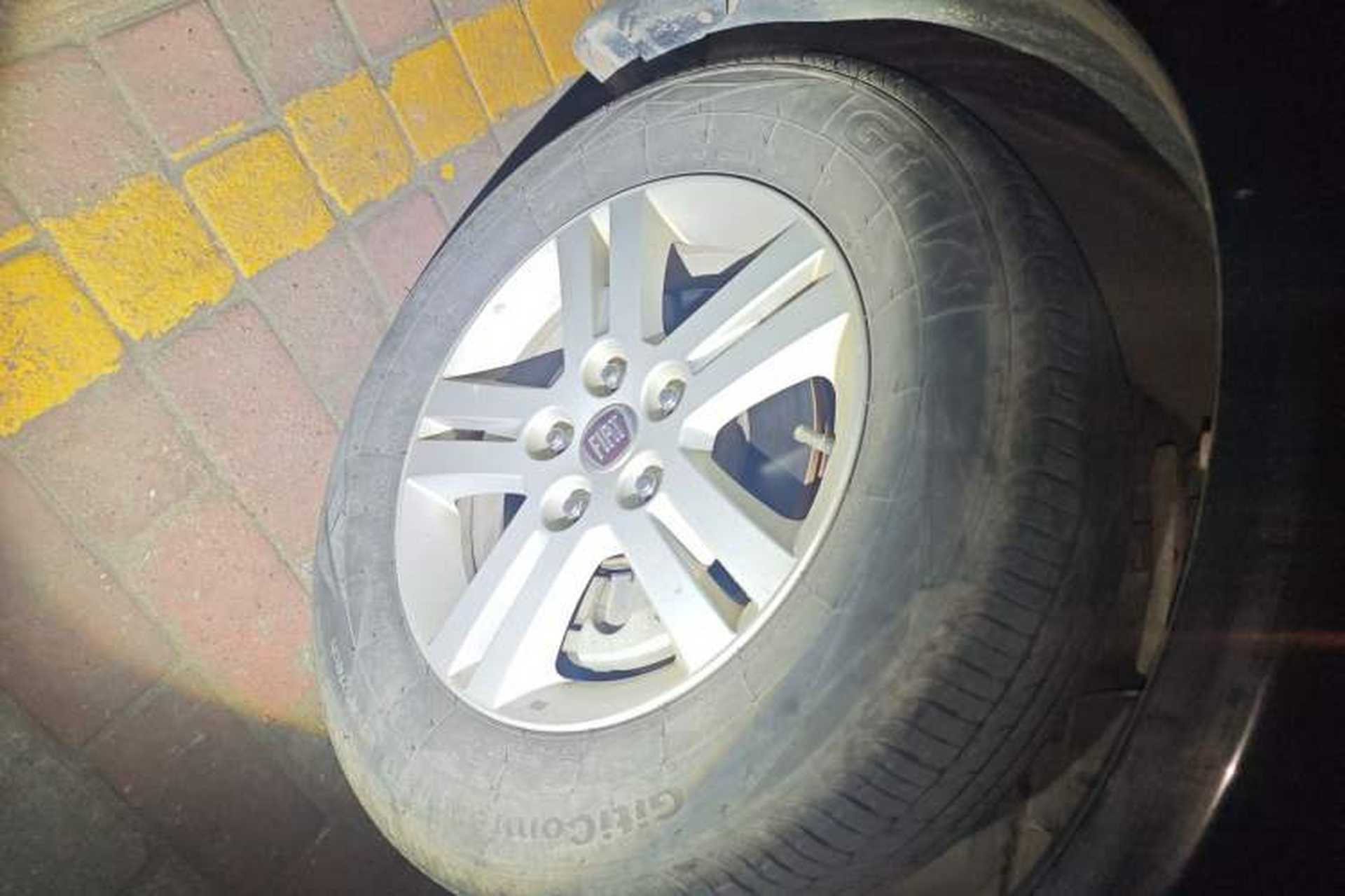 Used Fiat Freemont 2012 2.4L Luxury Edition Right Front Wheel Hub