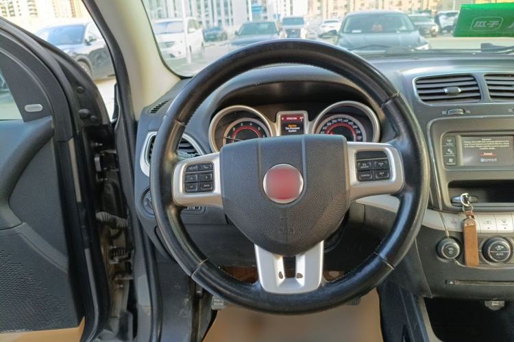 Used Fiat Freemont 2012 2.4L Comfort Edition Steering Wheel