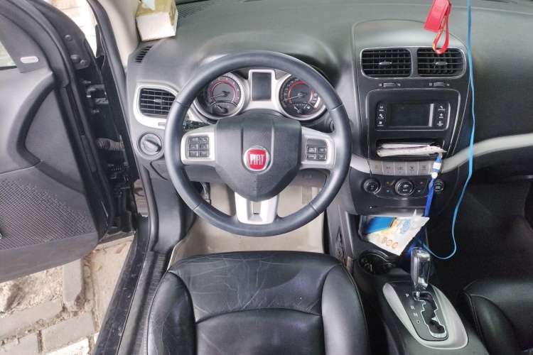 Used Fiat Freemont 2012 2.4L Luxury Edition Steering Wheel