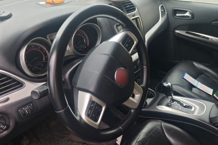 Used Fiat Freemont 2012 2.4L Luxury Edition Steering Wheel