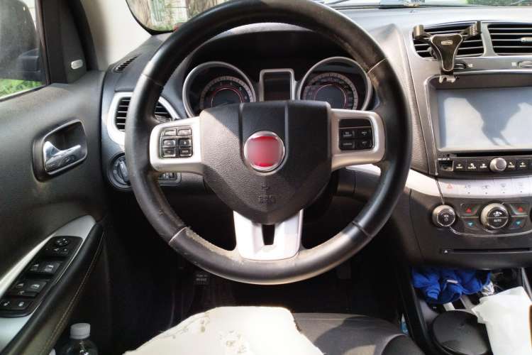 Used Fiat Freemont 2012 2.4L Luxury Edition Steering Wheel