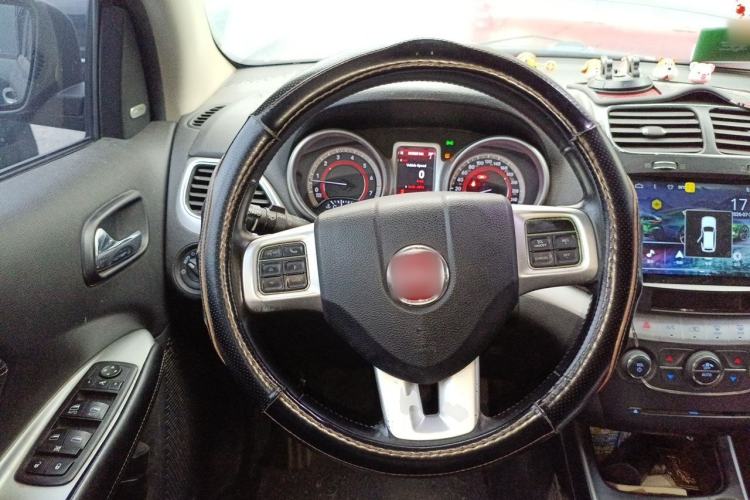 Used Fiat Freemont 2012 2.4L Luxury Edition Steering Wheel