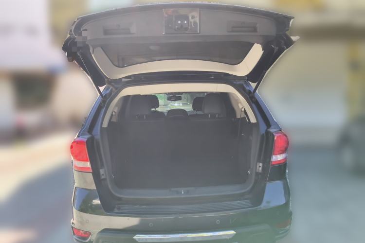 Used Fiat Freemont 2012 2.4L Luxury Edition Trunk