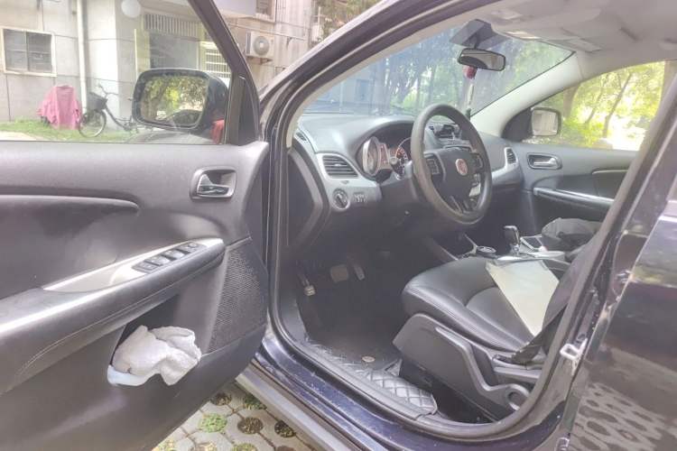 Used Fiat Freemont 2012 2.4L Comfort Edition Driver Seat
