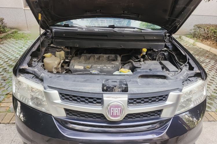 Used Fiat Freemont 2012 2.4L Comfort Edition Engine Bay