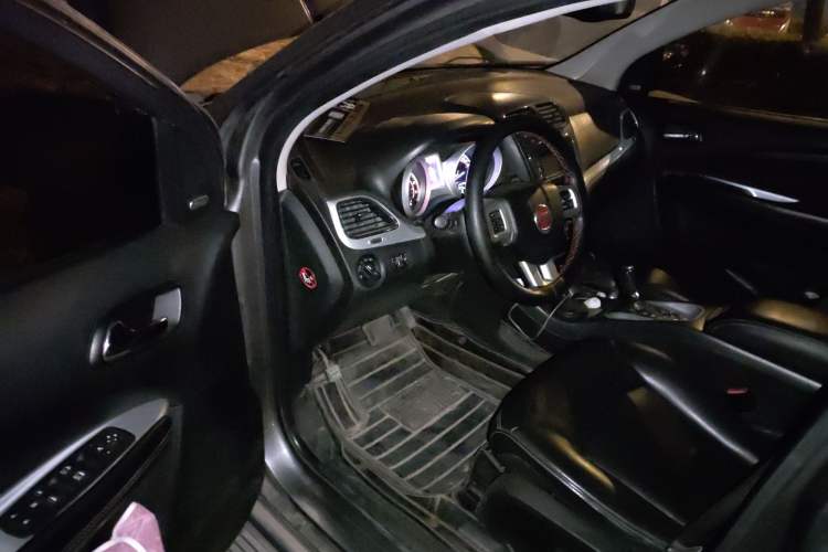 Used Fiat Freemont 2012 2.4L Luxury Edition Driver Seat