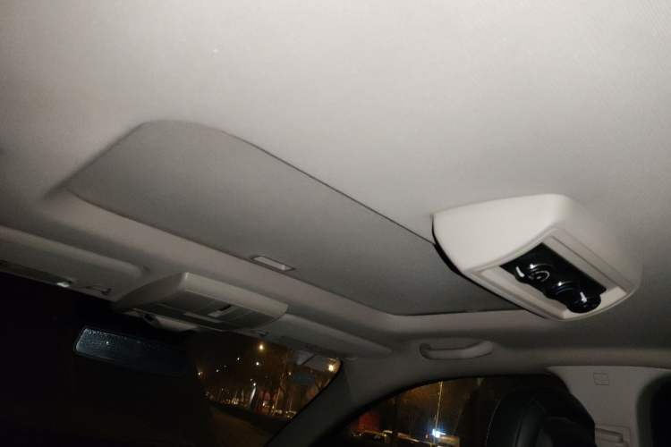 Used Fiat Freemont 2012 2.4L Luxury Edition Headliner