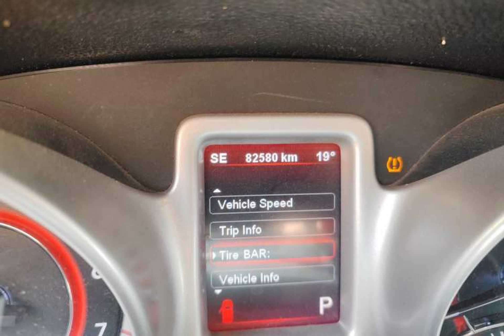 Used Fiat Freemont 2012 2.4L Luxury Edition Odometer Close Up