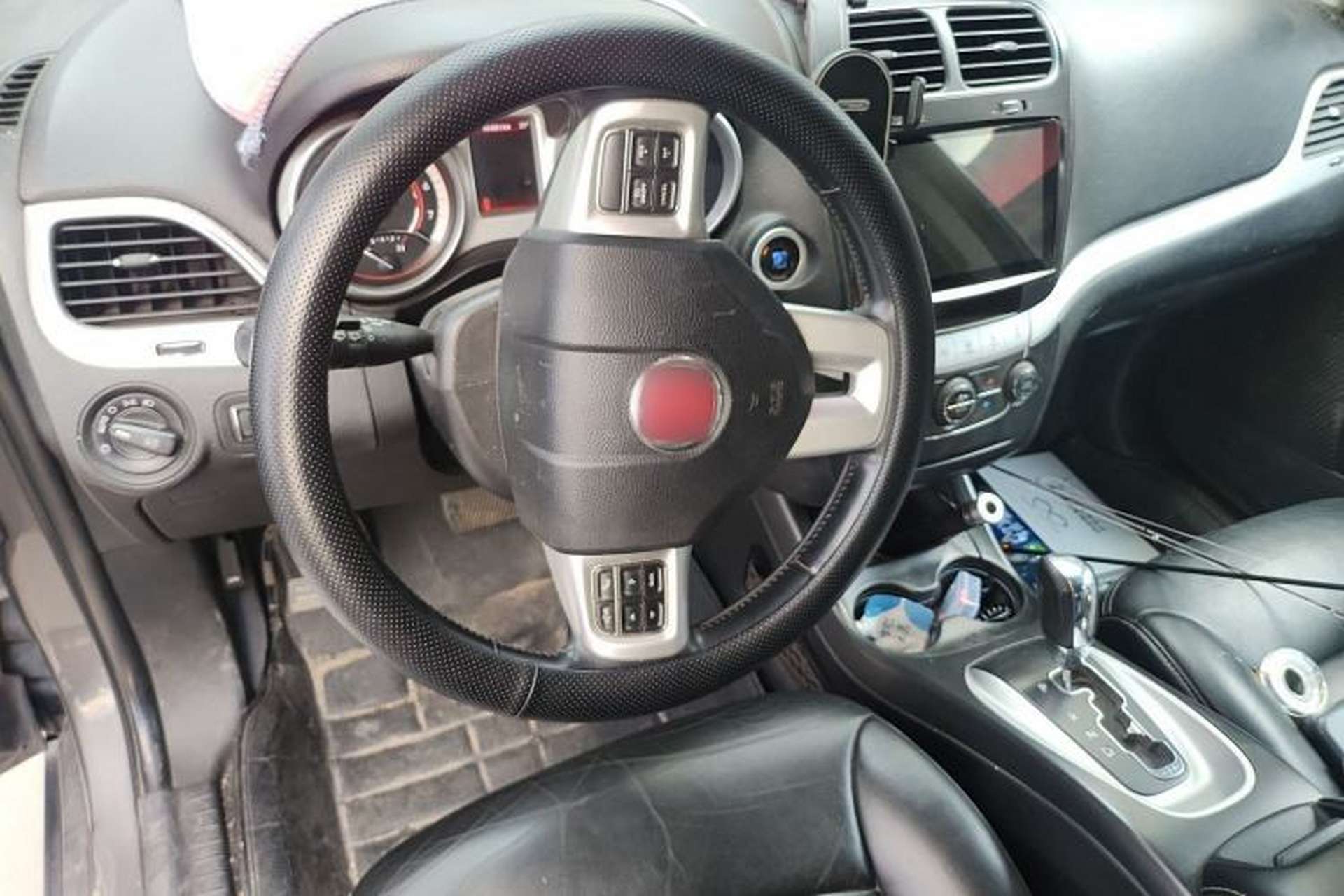 Used Fiat Freemont 2012 2.4L Luxury Edition Steering Wheel