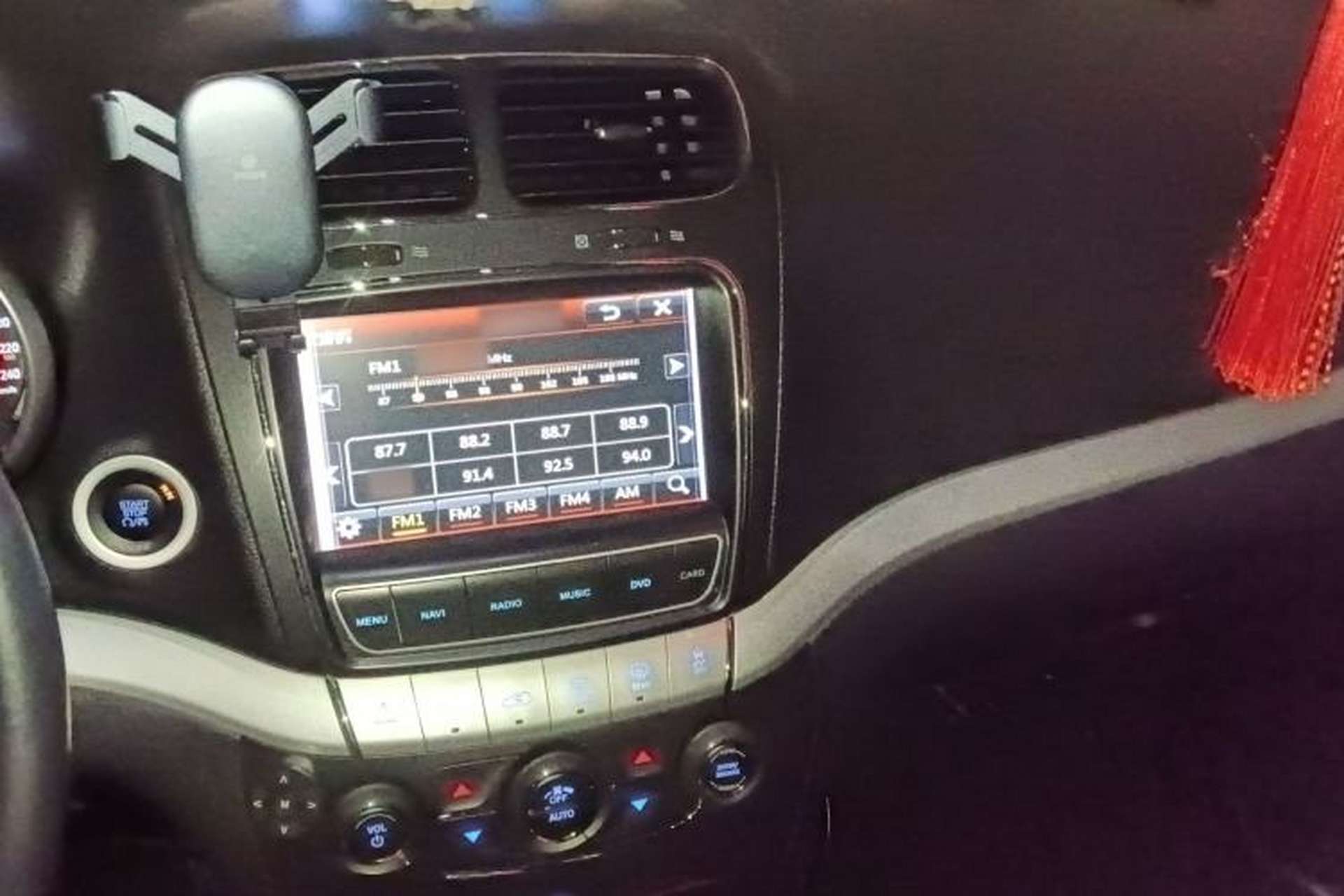Used Fiat Freemont 2012 2.4L Luxury Edition Audio And AC Panel