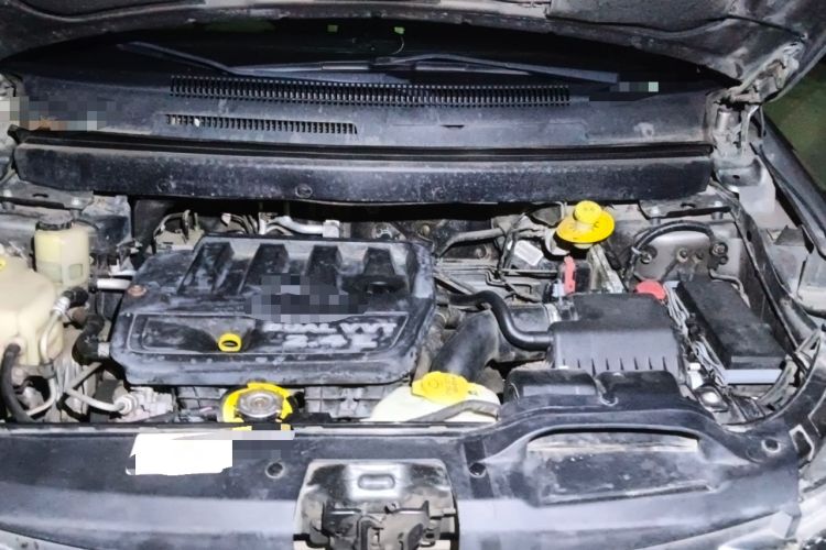 Used Fiat Freemont 2012 2.4L Luxury Edition Engine Bay