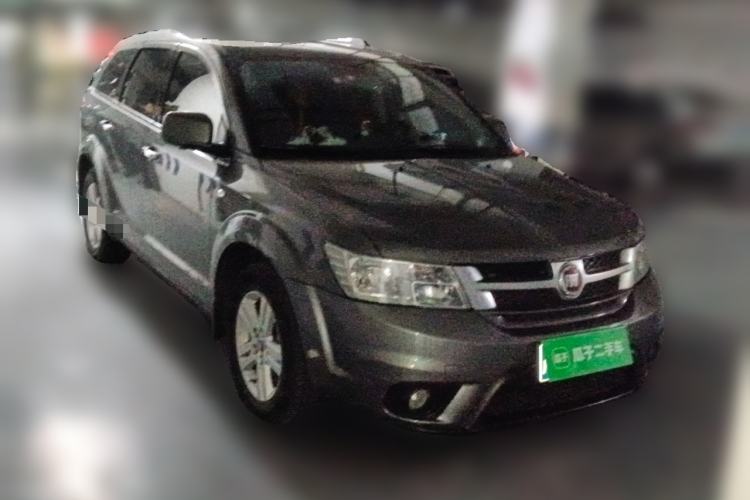 Used Fiat Freemont 2012 2.4L Luxury Edition Exterior 2