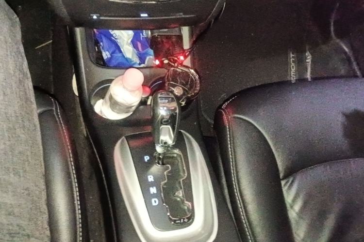 Used Fiat Freemont 2012 2.4L Luxury Edition Gear Lever