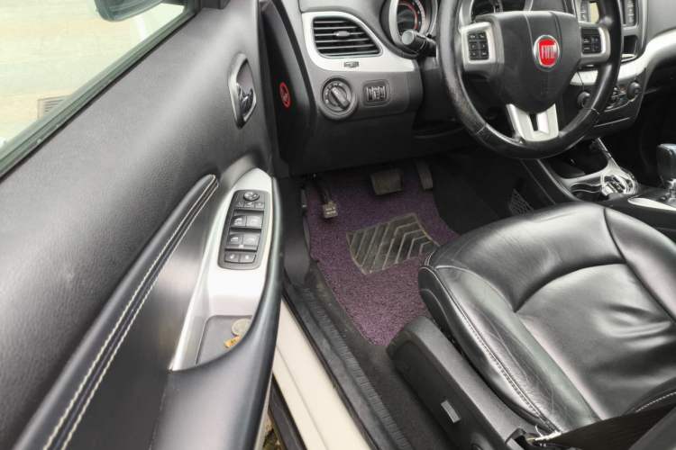 Used Fiat Freemont 2012 2.4L Luxury Edition Driver Seat