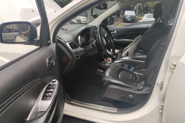 Used Fiat Freemont 2012 2.4L Luxury Edition Driver Seat